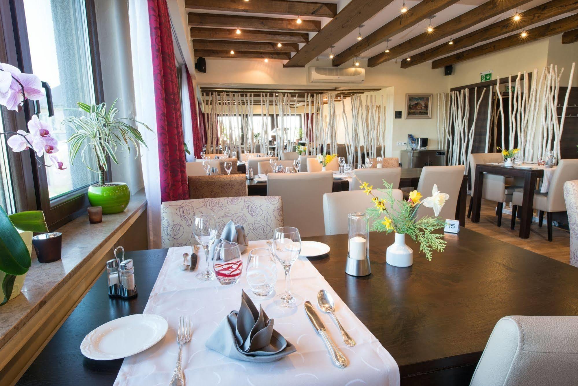 בורשייד Hotel Saint Fiacre מראה חיצוני תמונה