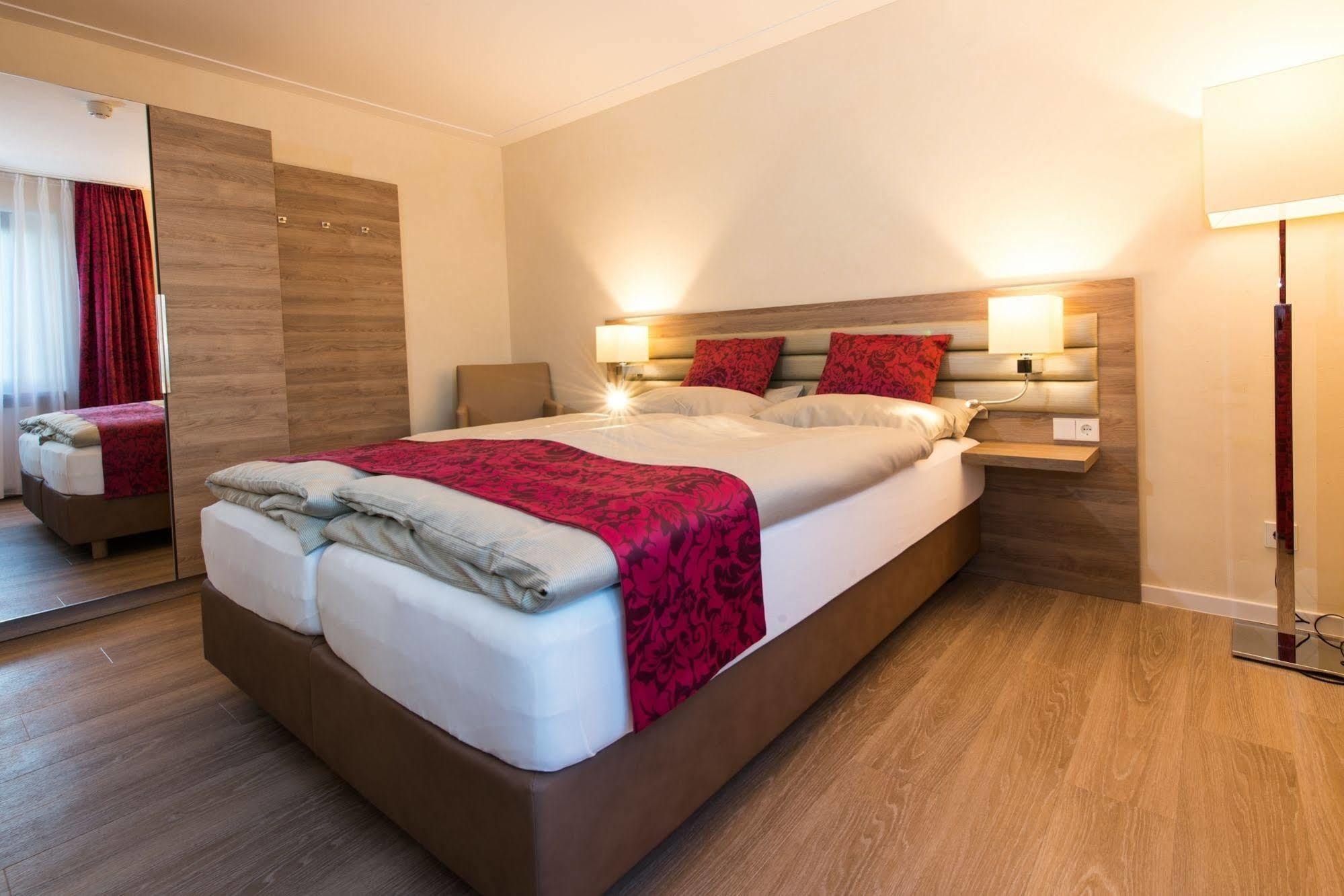 בורשייד Hotel Saint Fiacre מראה חיצוני תמונה