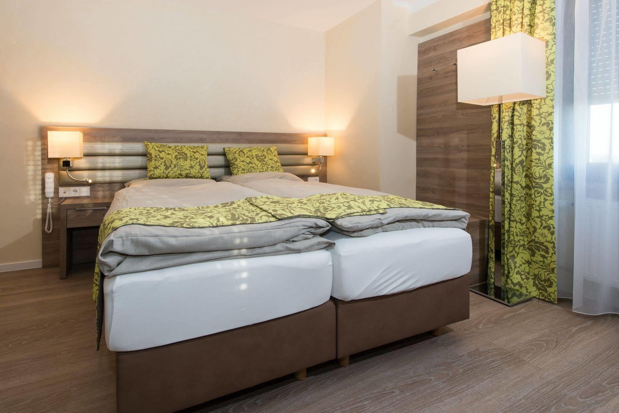 בורשייד Hotel Saint Fiacre מראה חיצוני תמונה
