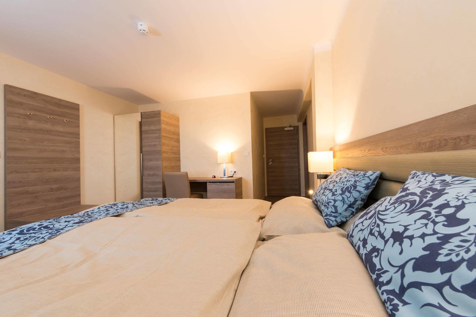 בורשייד Hotel Saint Fiacre מראה חיצוני תמונה