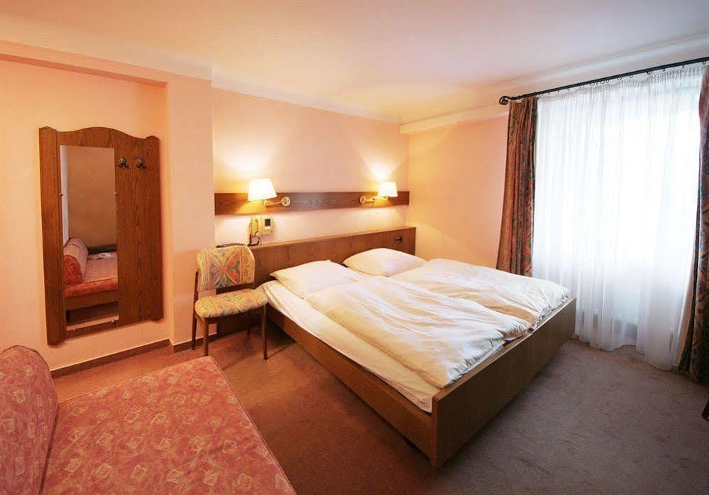 בורשייד Hotel Saint Fiacre מראה חיצוני תמונה
