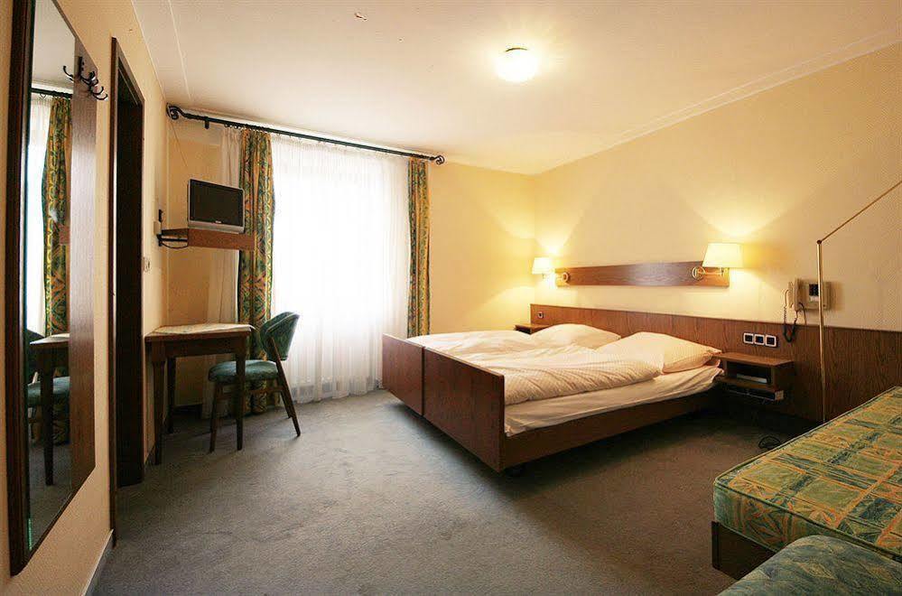 בורשייד Hotel Saint Fiacre מראה חיצוני תמונה