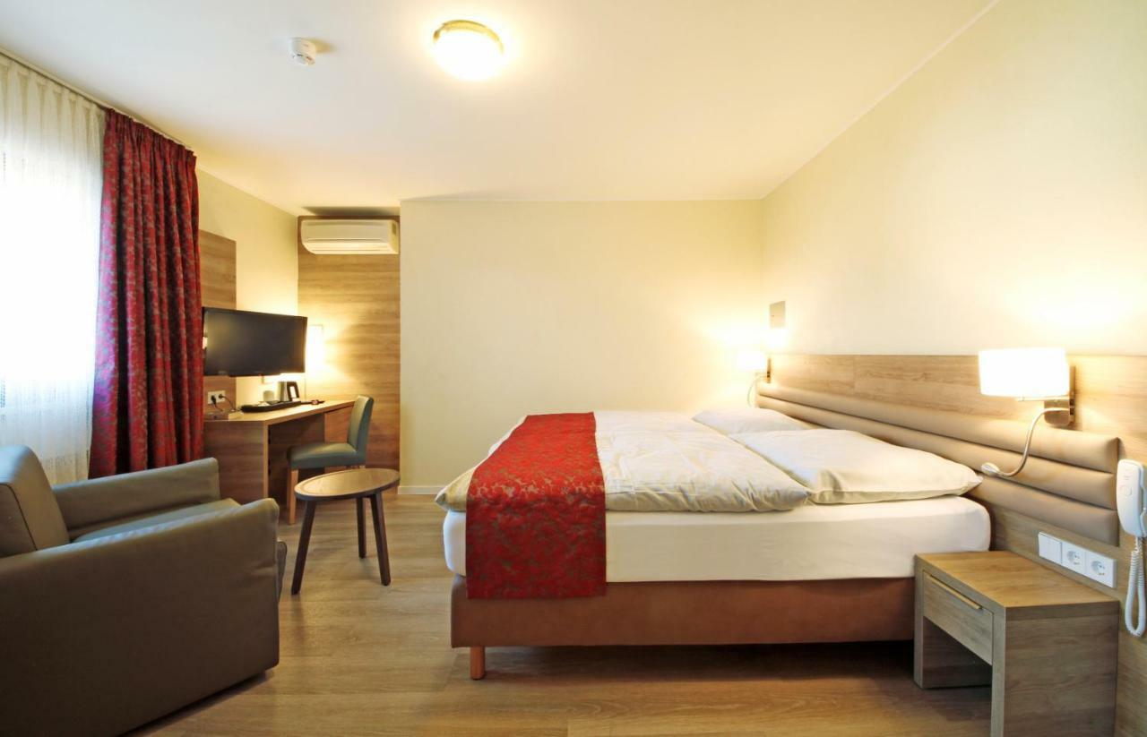 בורשייד Hotel Saint Fiacre מראה חיצוני תמונה