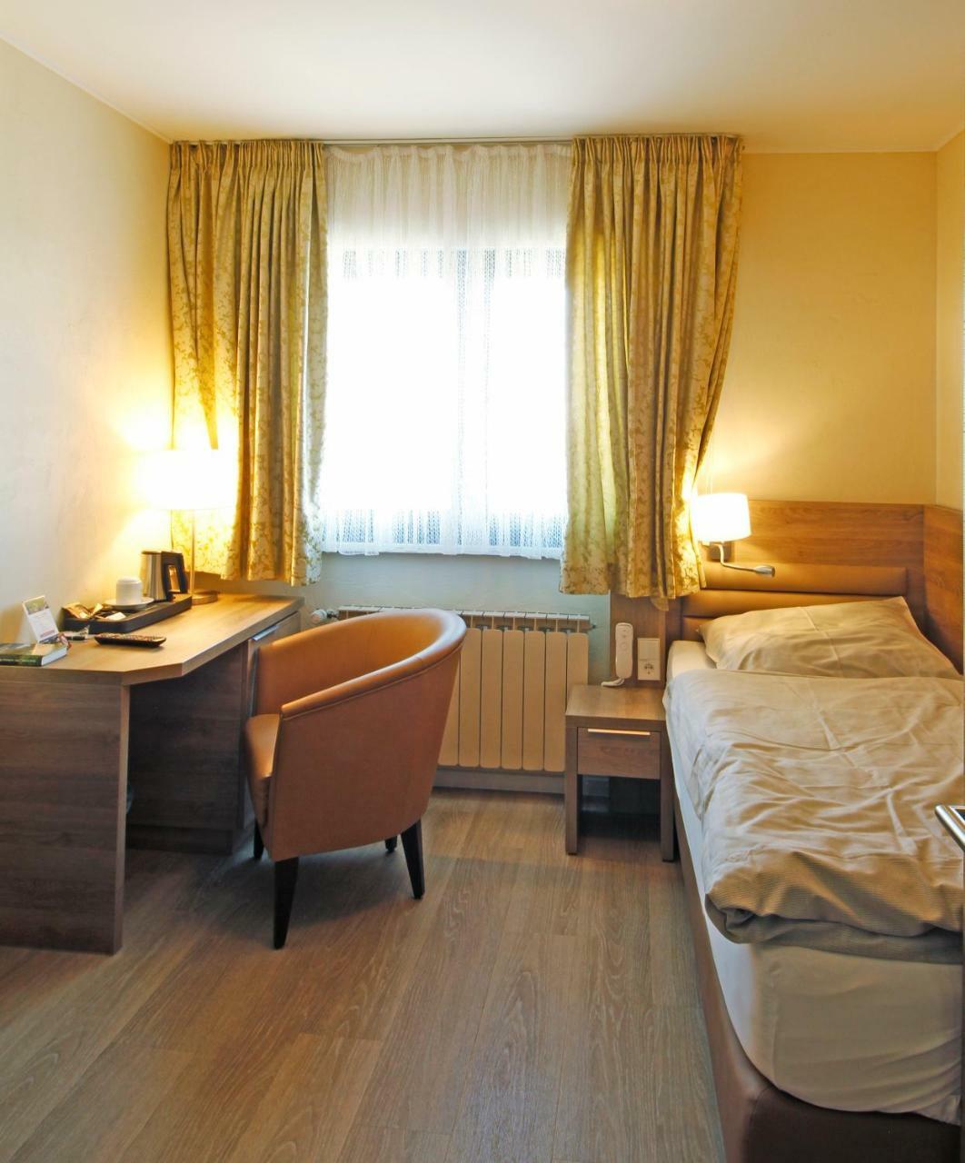 בורשייד Hotel Saint Fiacre מראה חיצוני תמונה